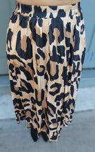 Load image into Gallery viewer, Lucy Leopard pleated skirt