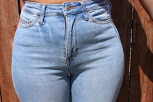 Load image into Gallery viewer, EMMAS HIGH WAISTED JEANS